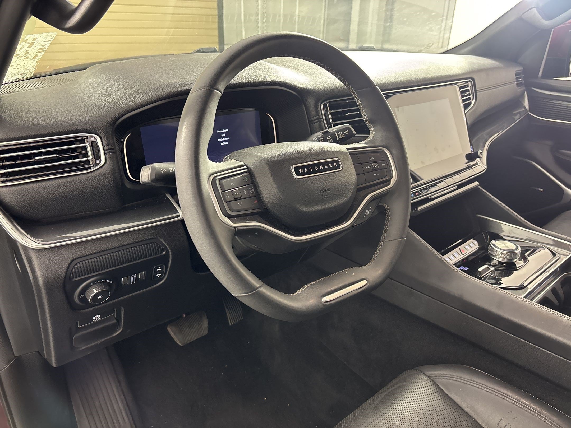 Used 2022 Jeep Wagoneer Series I AWD/4WD image 4