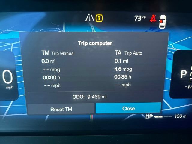 Certified 2025 Volvo XC40 B5 Plus AWD/4WD image 22