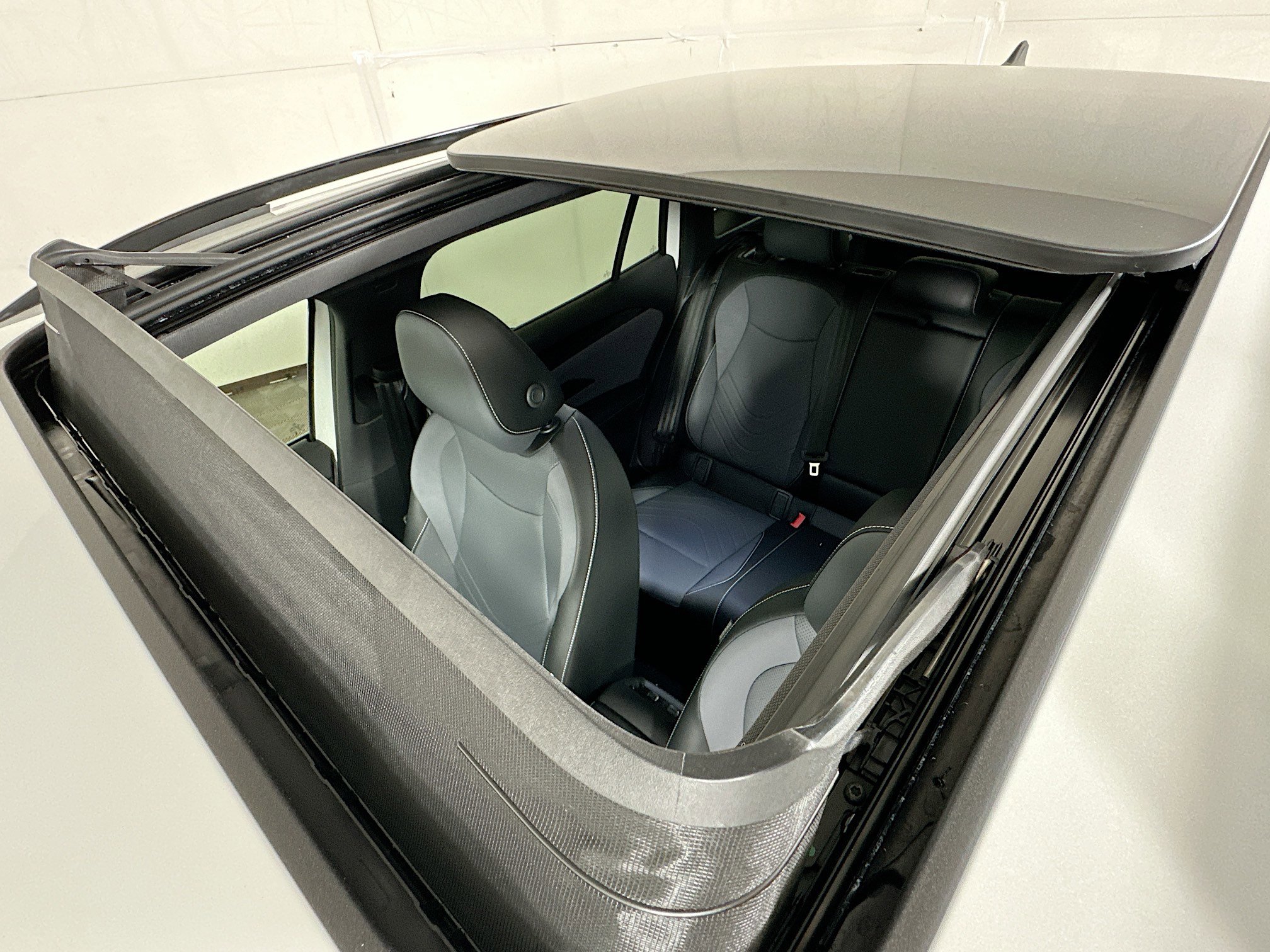 New 2026 Volkswagen Tiguan SE R-Line image 21