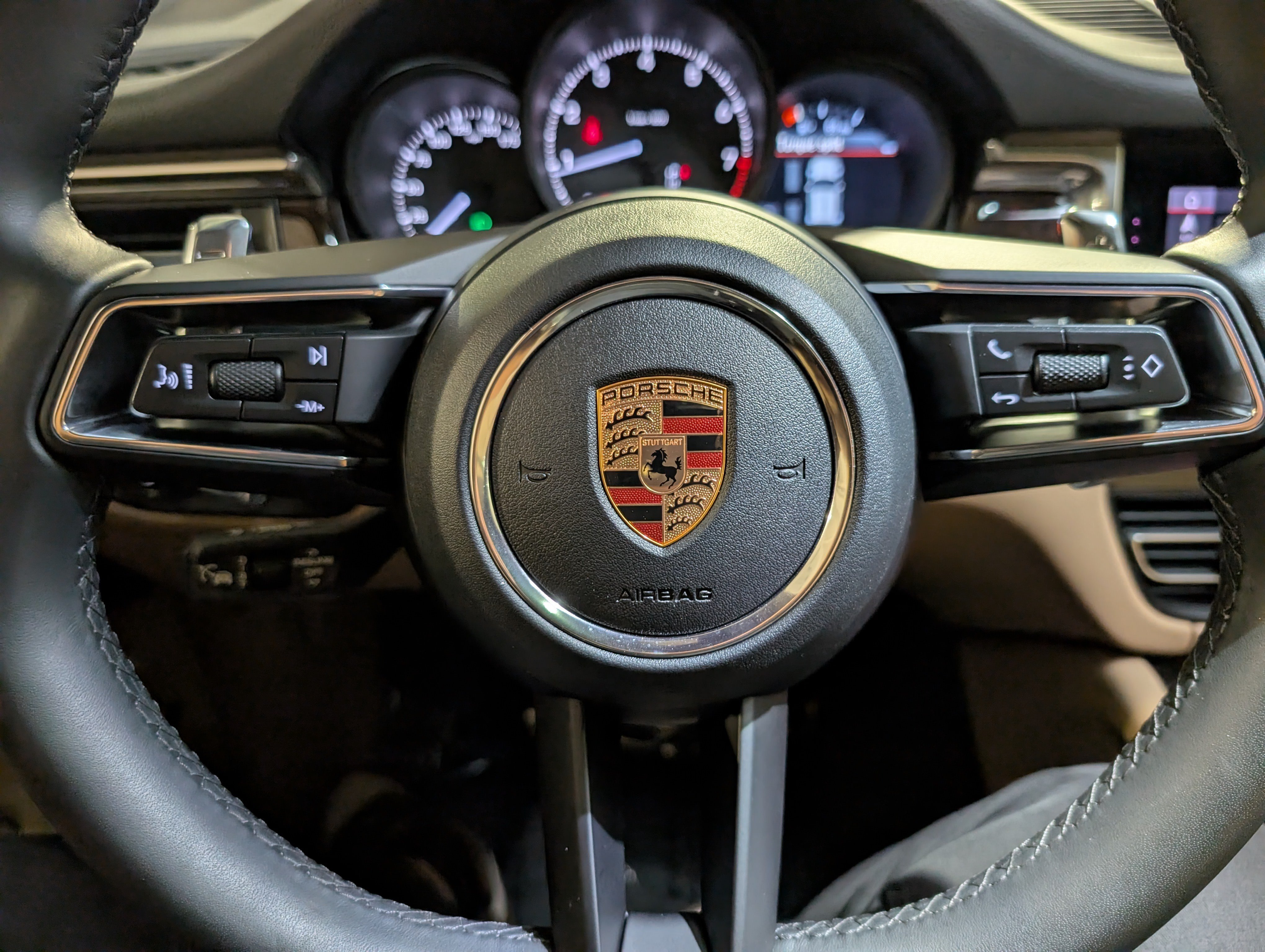 Certified 2026 Porsche Macan AWD/4WD image 26
