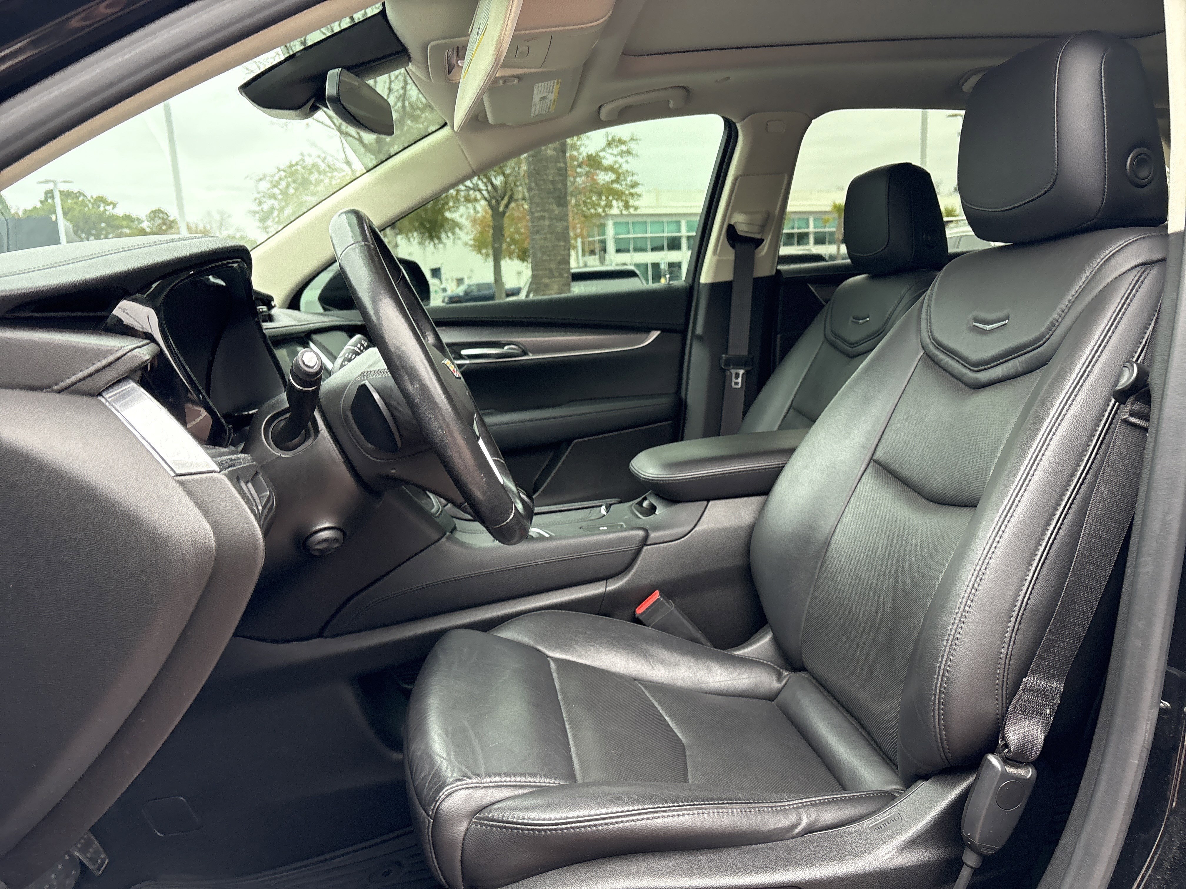 Used 2019 Cadillac XT5 Luxury image 16