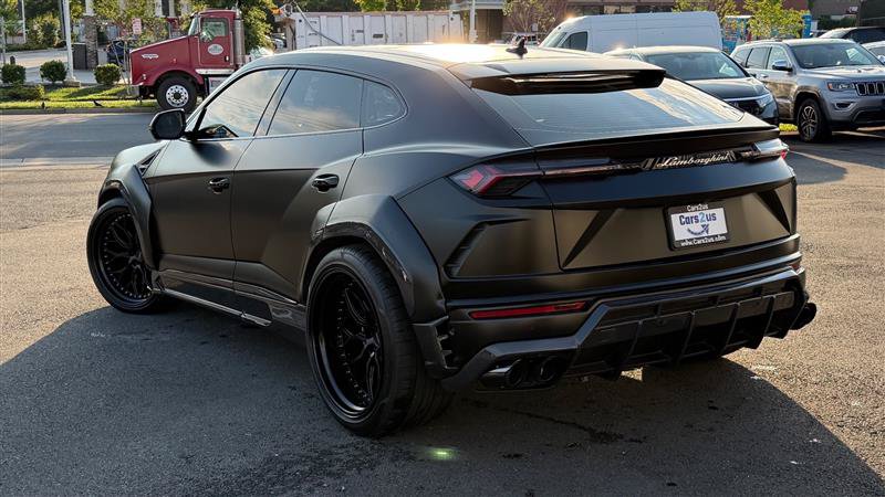 Used 2021 Lamborghini Urus AWD/4WD image 5