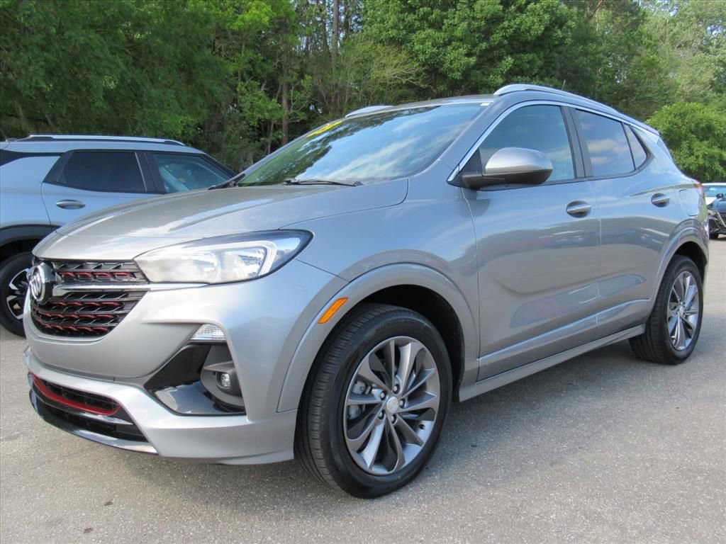 Used 2023 Buick Encore GX Select w/ Sport Touring Package FWD image 2