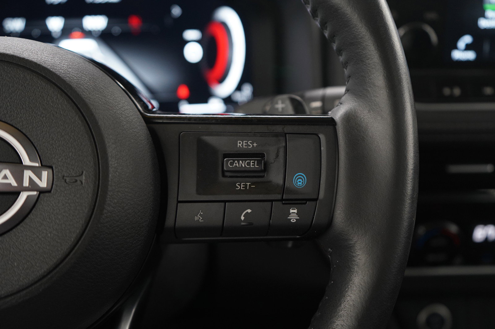 Used 2022 Nissan Rogue Platinum w/ Head-Up Display Package image 28