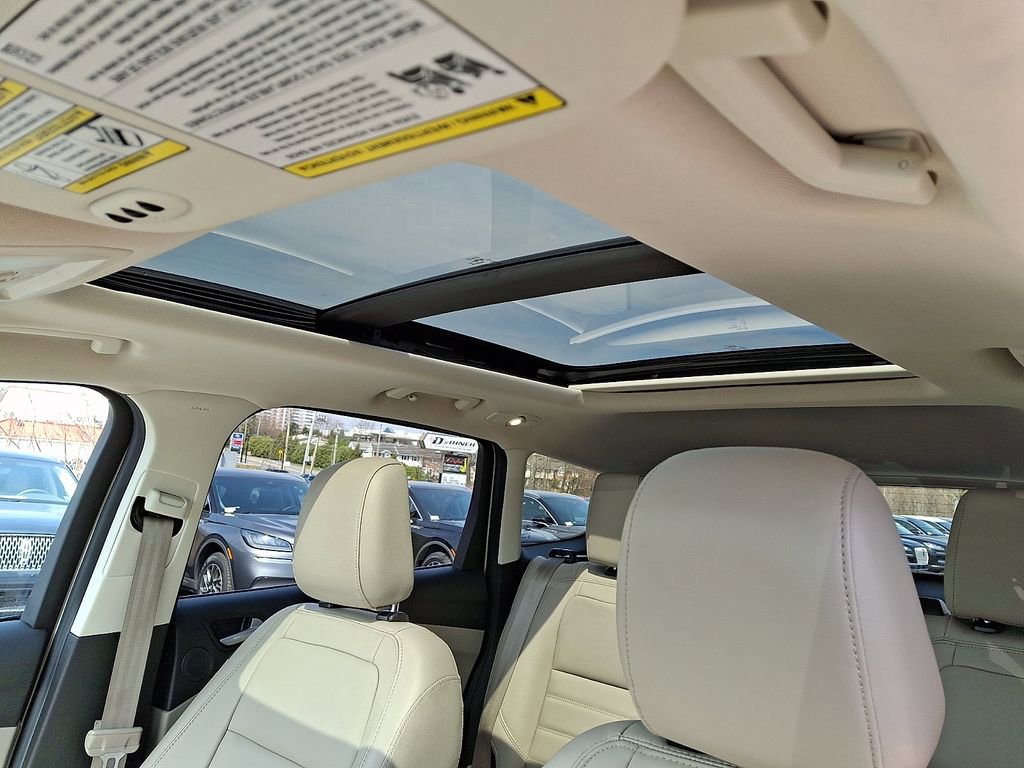 Certified 2018 Ford Escape Titanium w/ Ford Safe & Smart Package image 14