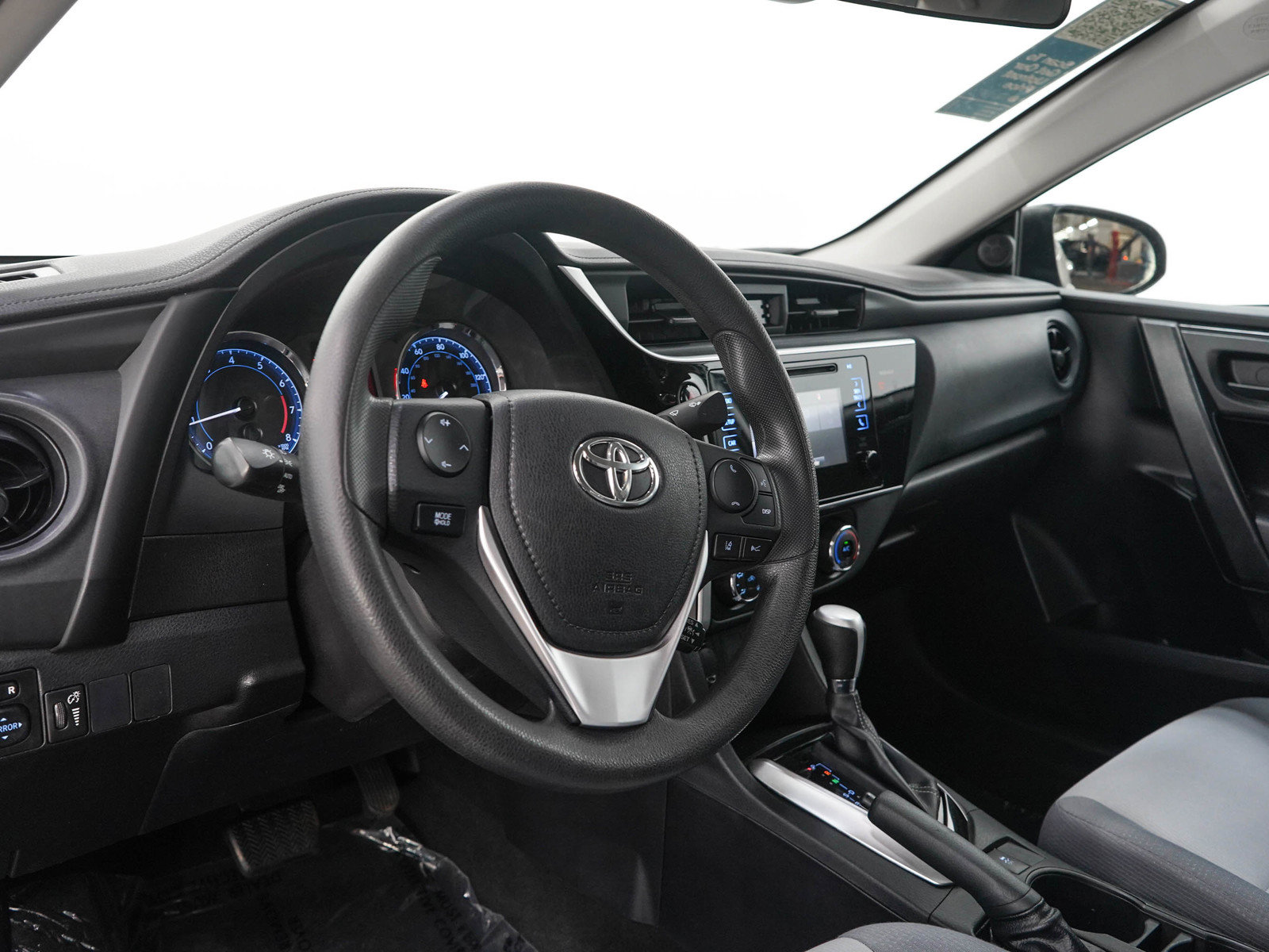 Used 2017 Toyota Corolla L FWD image 21
