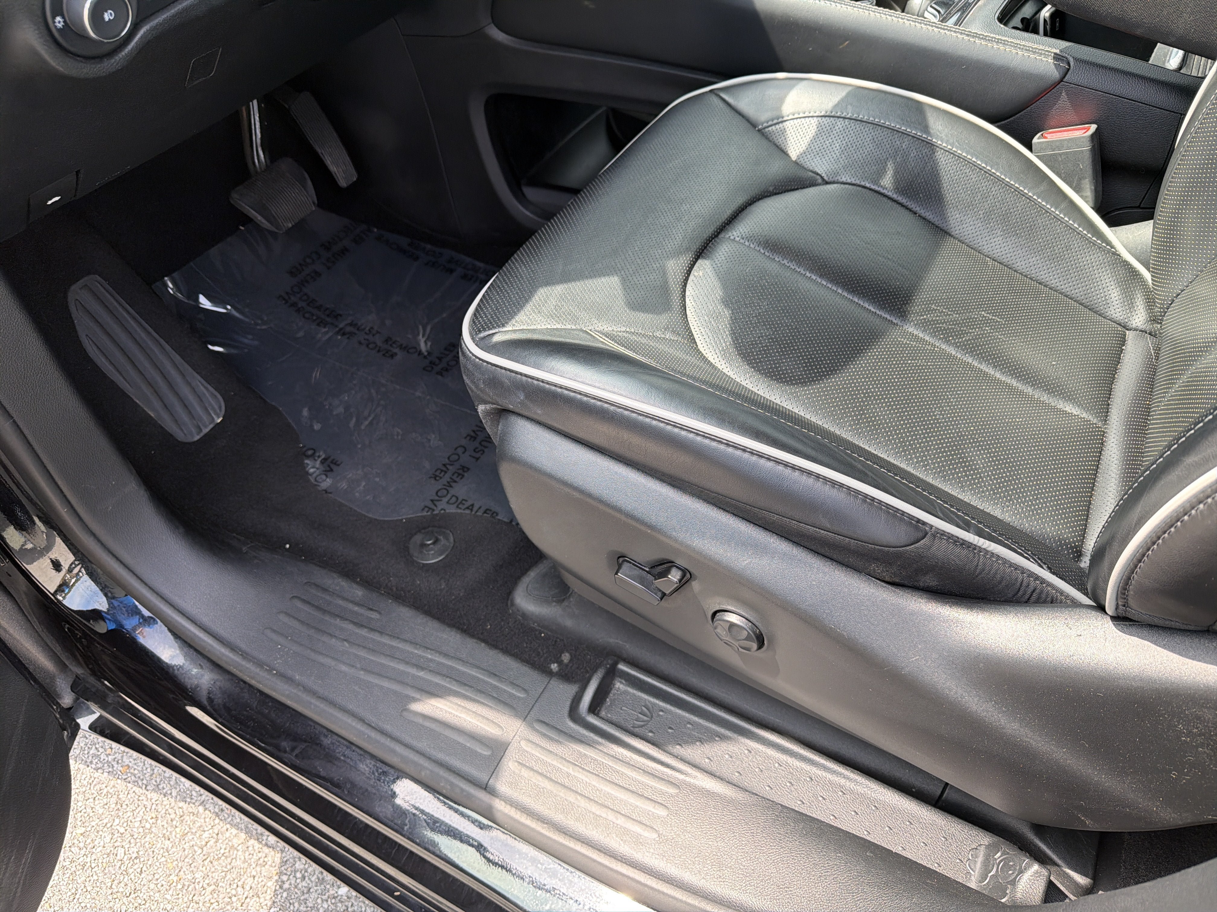 Used 2025 Chrysler Pacifica Limited FWD image 14