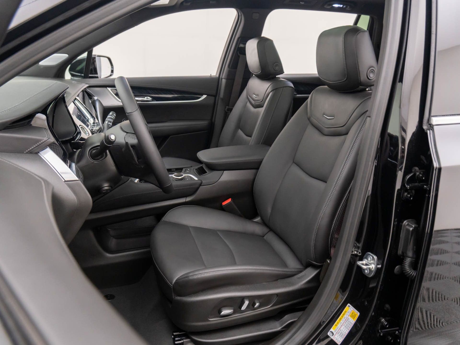 New 2025 Cadillac XT6 Premium Luxury image 9