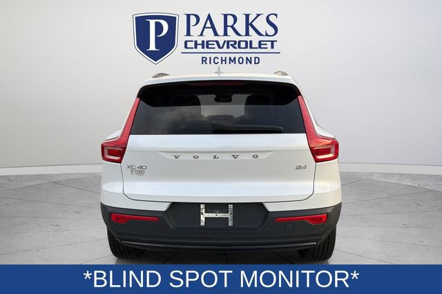 Used 2023 Volvo XC40 B4 Ultimate FWD image 6