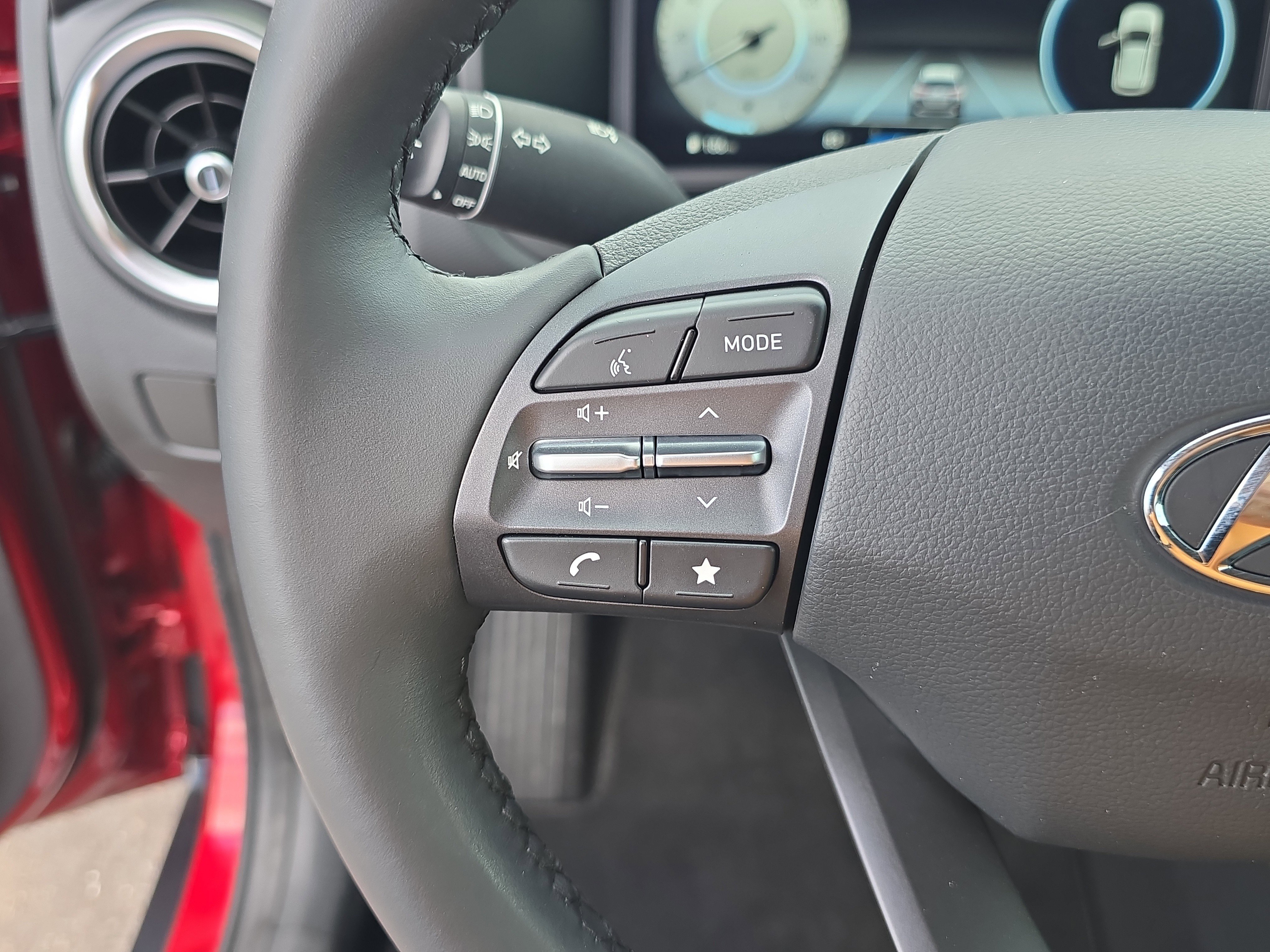Used 2023 Hyundai Kona Limited AWD/4WD image 30