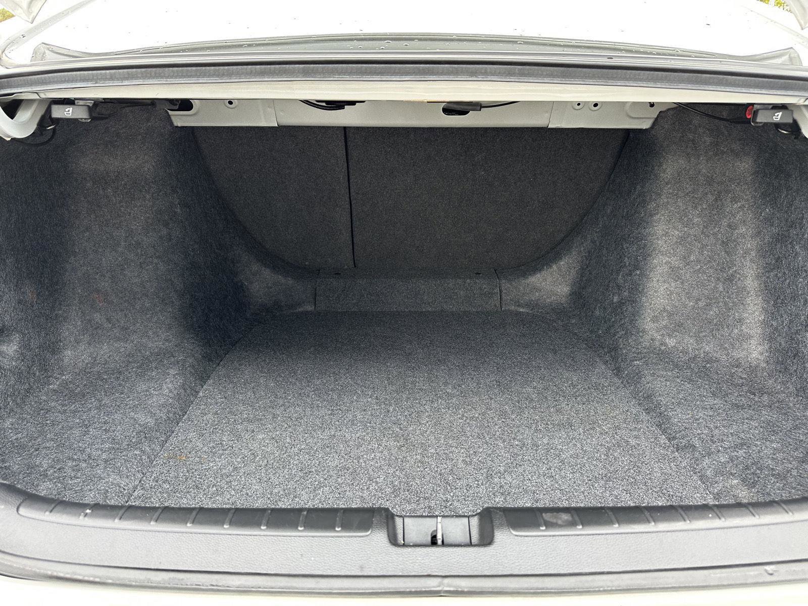 Used 2022 Honda Accord Touring image 8