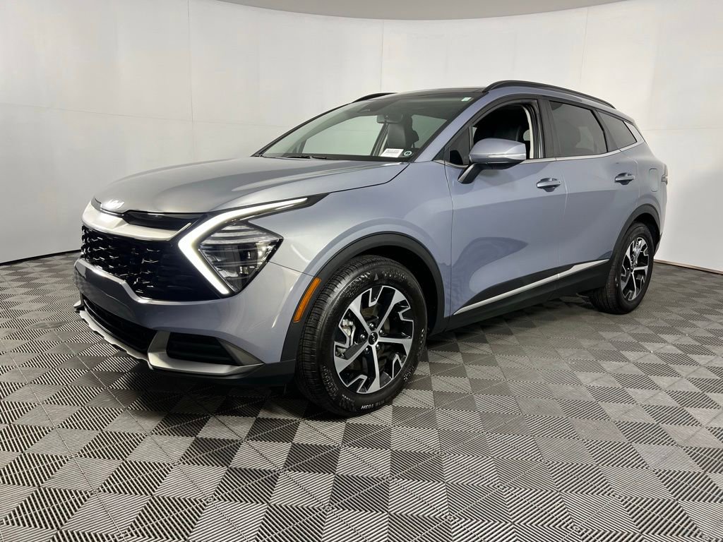 Used 2025 Kia Sportage EX w/ Premium Package image 3