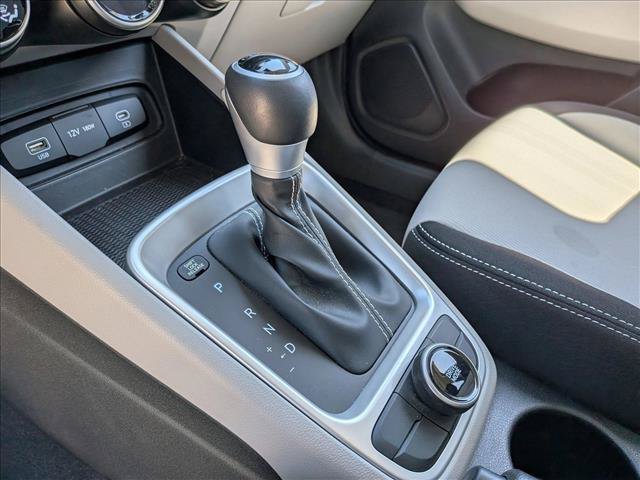 Used 2023 Hyundai Venue SEL FWD image 12