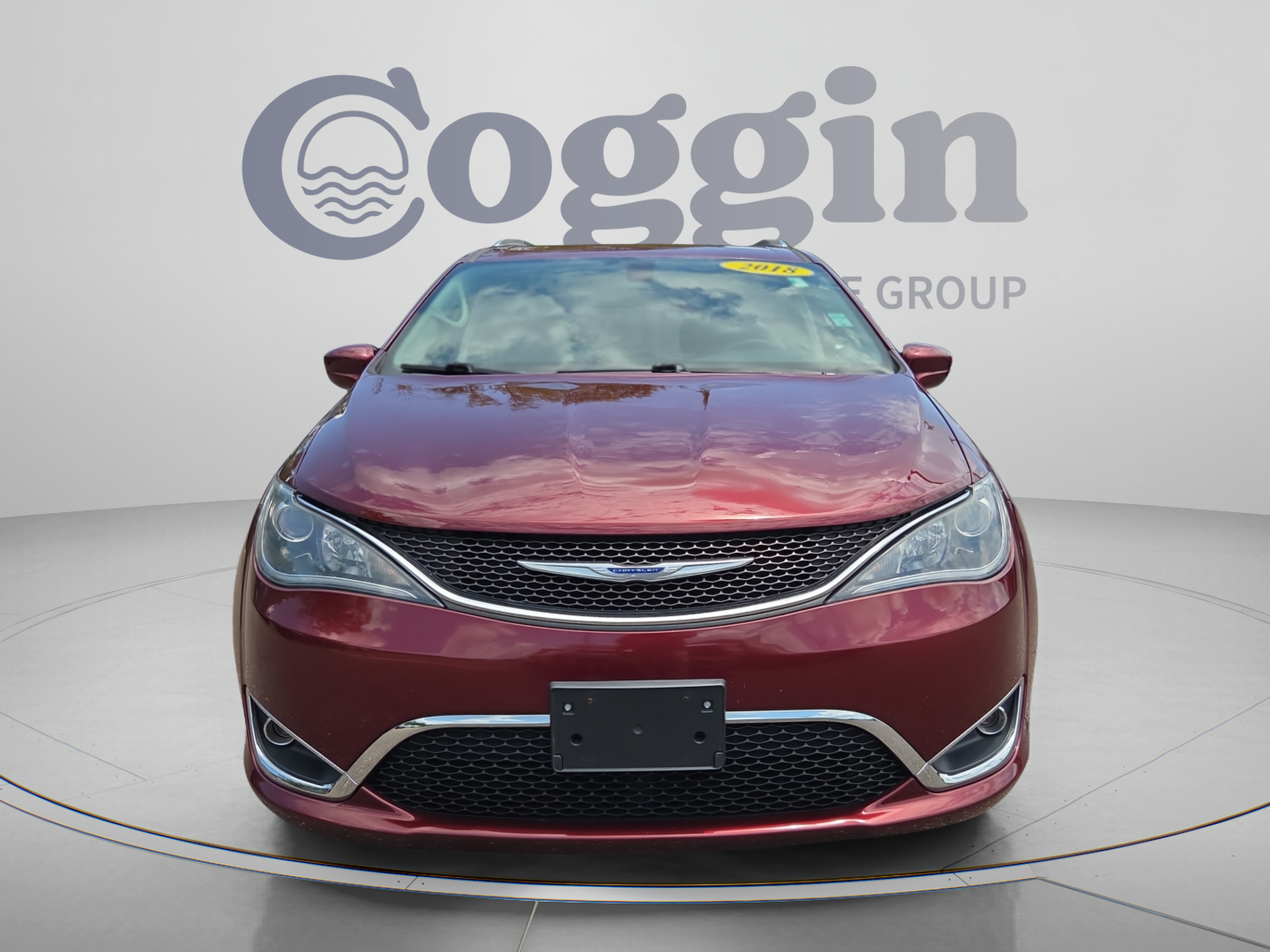 Used 2018 Chrysler Pacifica Touring-L w/ Tire & Wheel Group FWD image 8