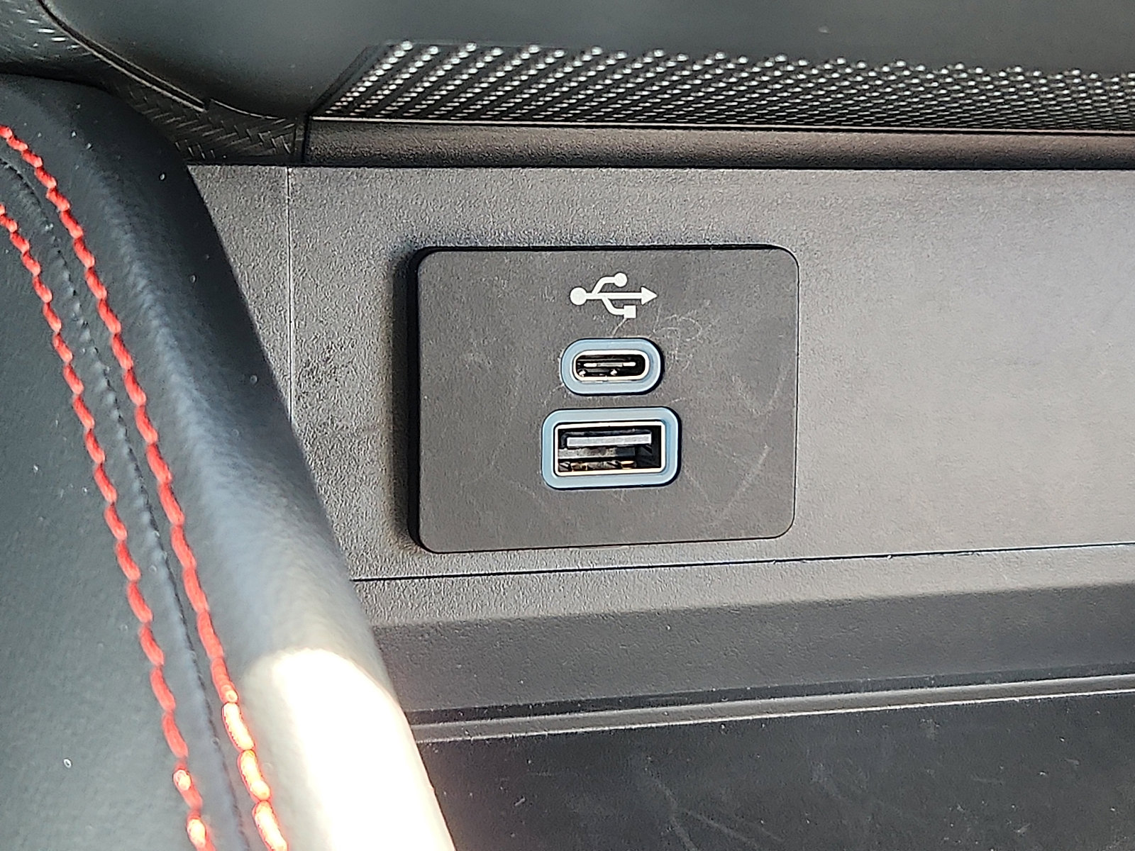 Used 2025 Ford Mustang Premium RWD image 23