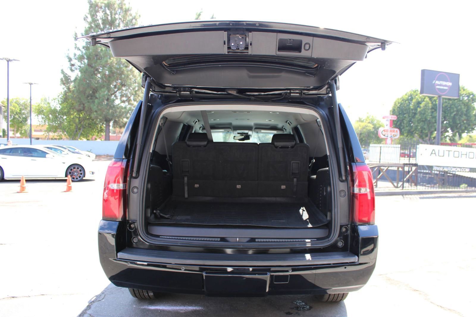 Used 2019 Chevrolet Suburban LT image 39