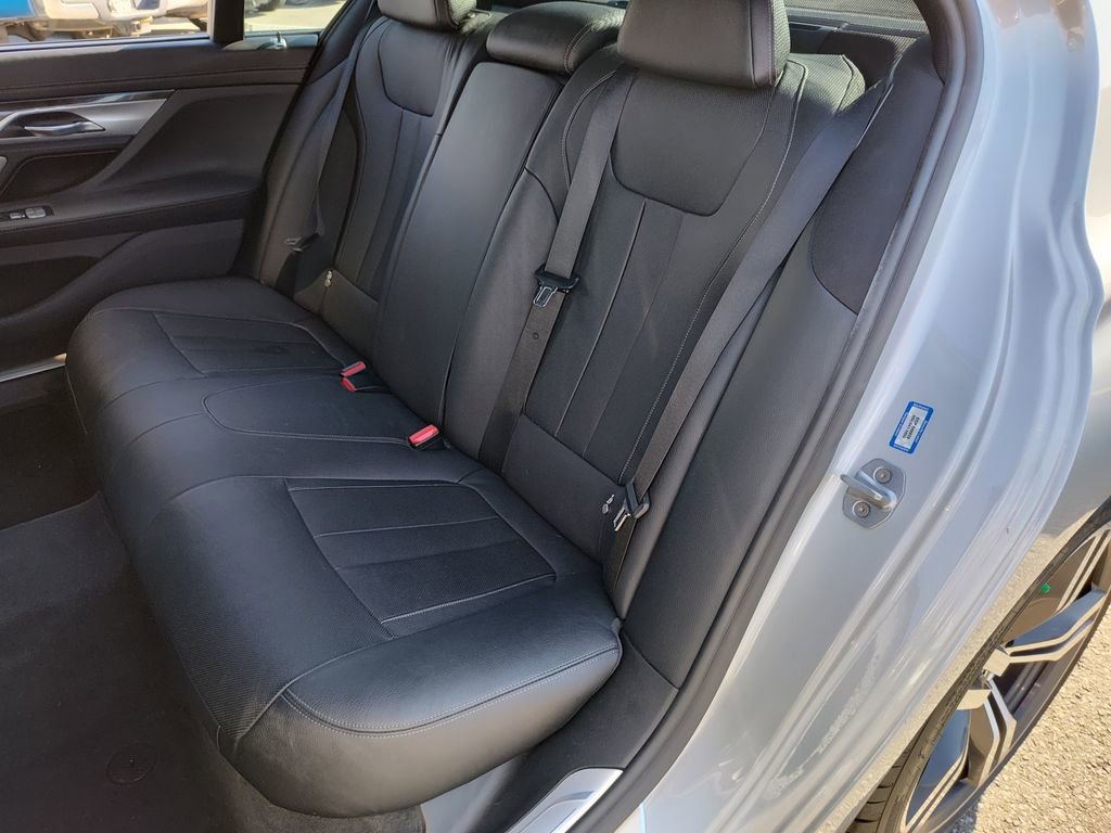 Used 2016 BMW 740i image 26