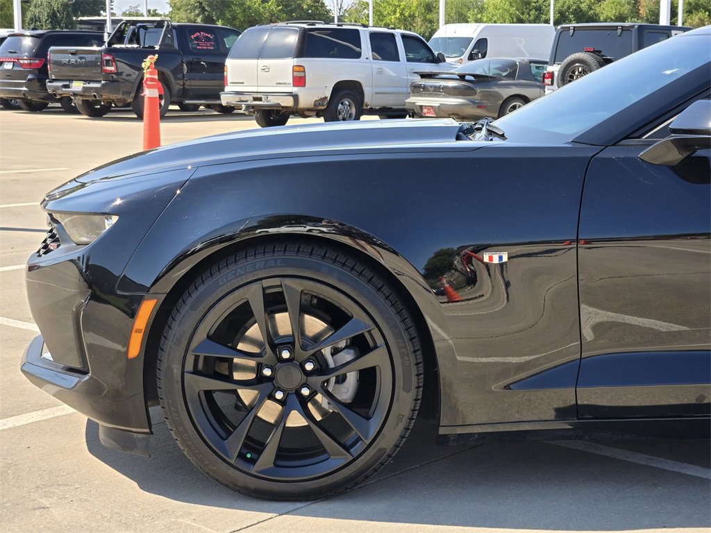 Used 2023 Chevrolet Camaro LT w/ RS Package image 9