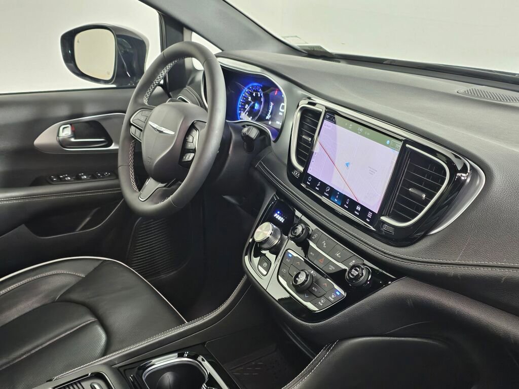 Used 2026 Chrysler Pacifica Limited w/ S Appearance Package image 41