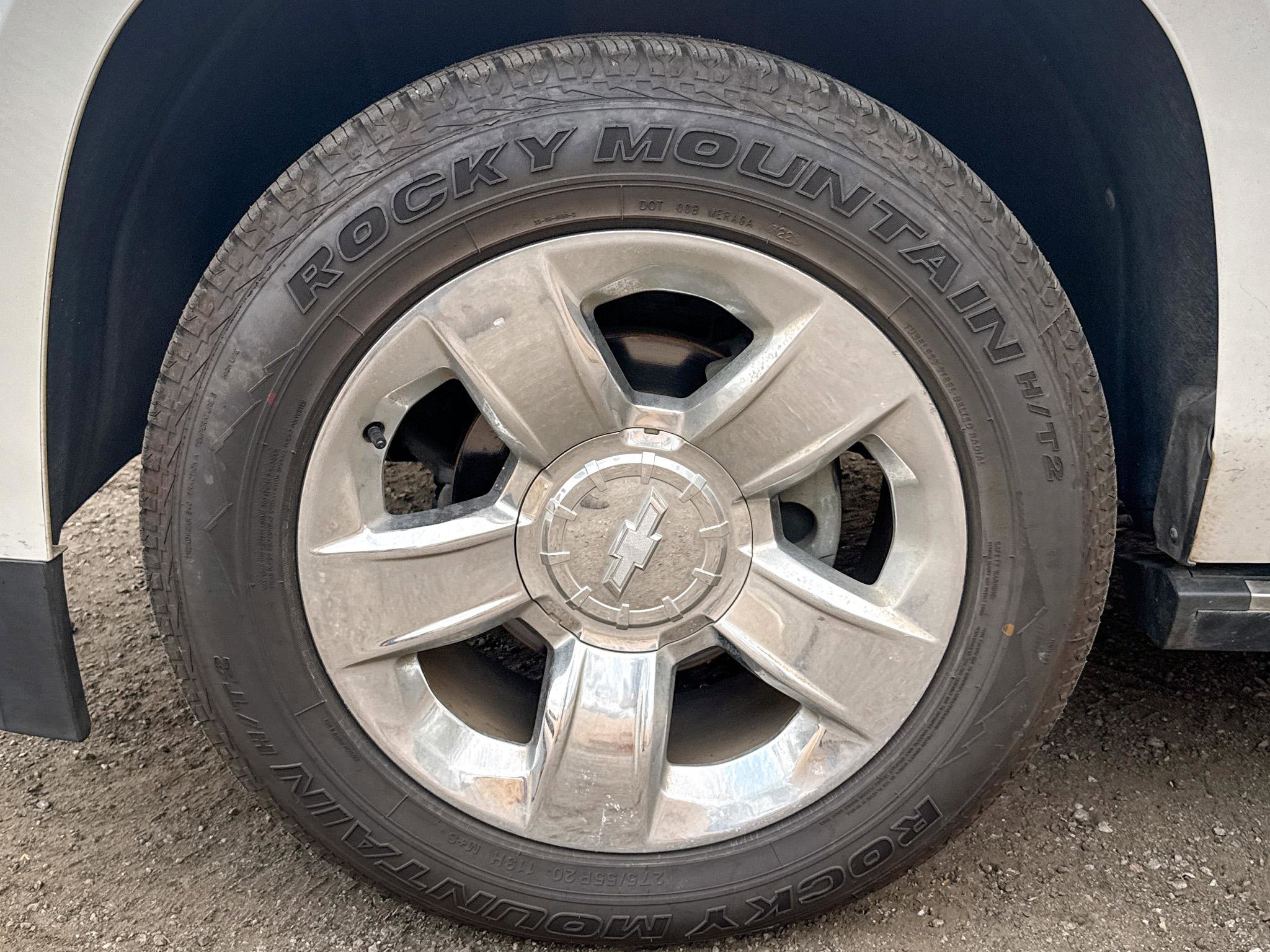 Used 2017 Chevrolet Suburban Premier image 3