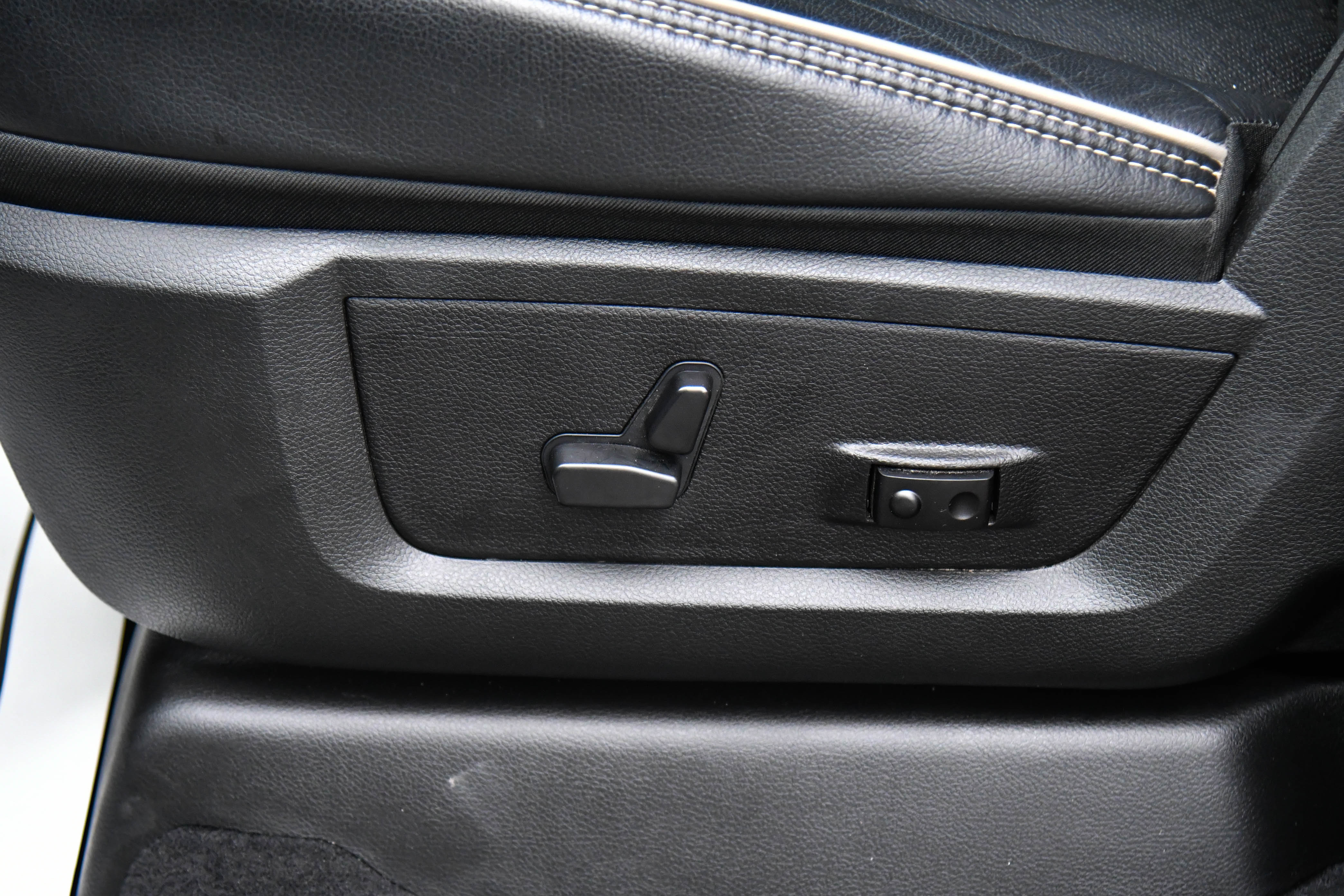 Used 2024 RAM 2500 Laramie image 19