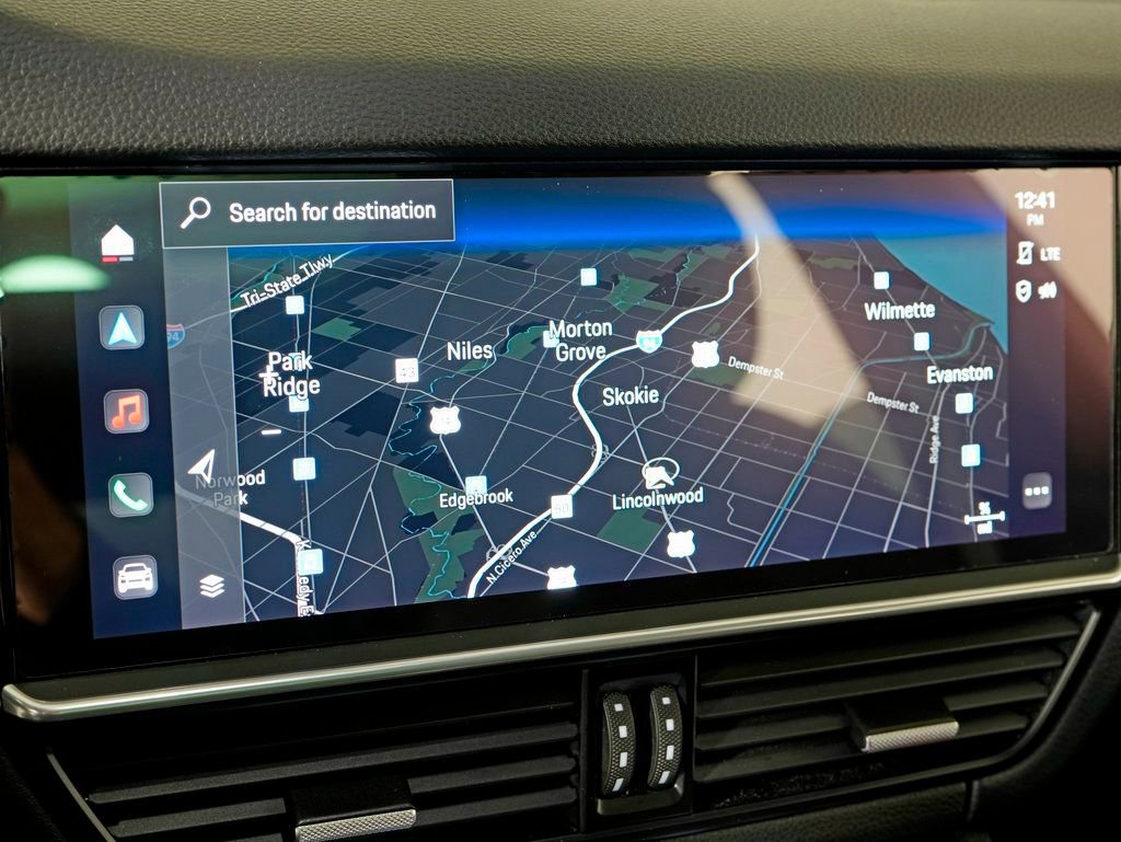 Certified 2022 Porsche Cayenne Platinum Edition image 26