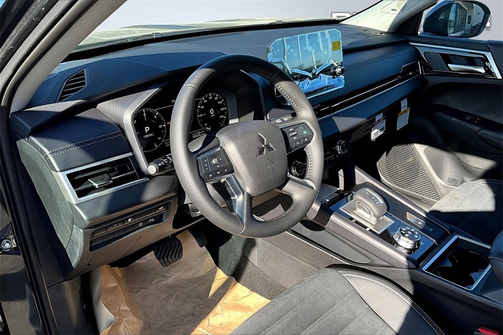 New 2025 Mitsubishi Outlander SE image 6