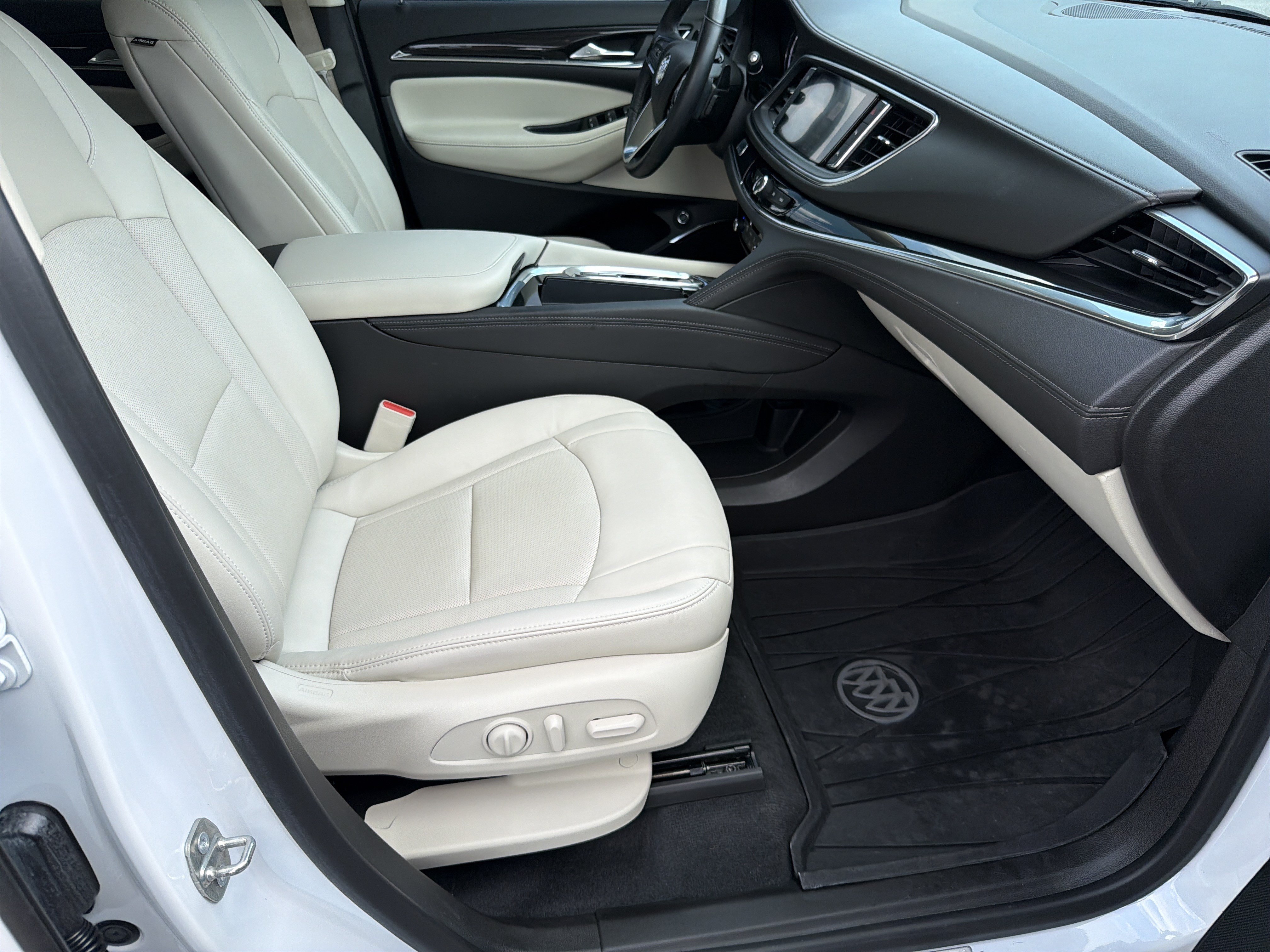 Certified 2023 Buick Enclave Essence w/ Experience Buick Package FWD image 14