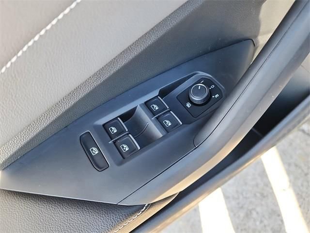 New 2026 Volkswagen Jetta SEL FWD image 9