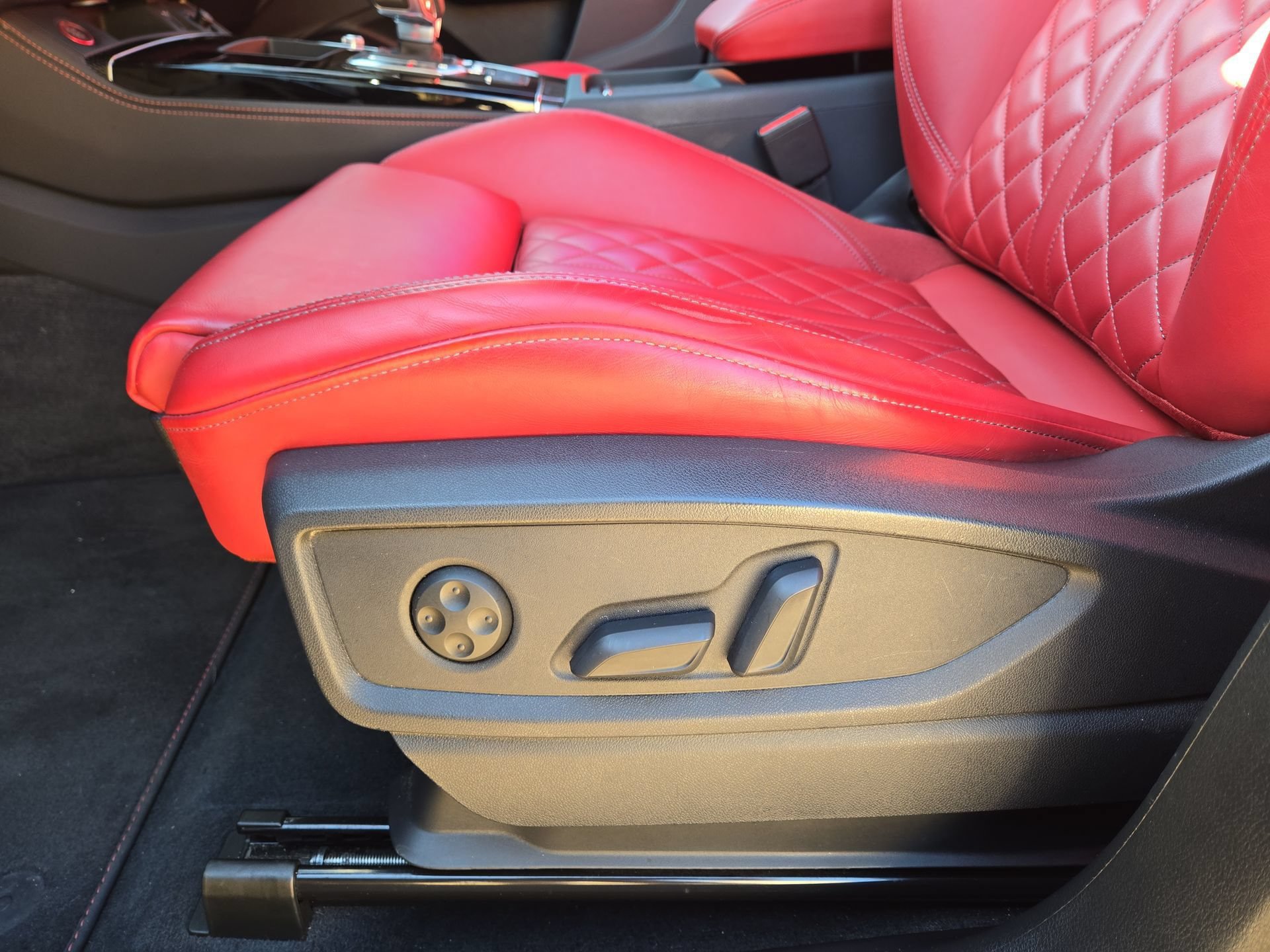 Used 2024 Audi SQ5 Prestige AWD/4WD image 17