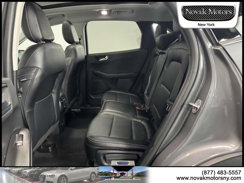 Used 2022 Ford Escape Titanium image 11