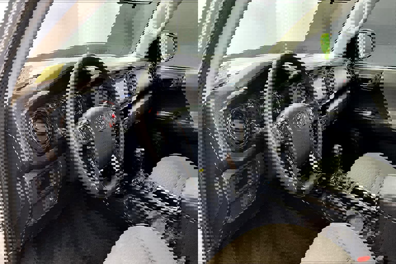 Used 2019 Toyota Tacoma SR image 14