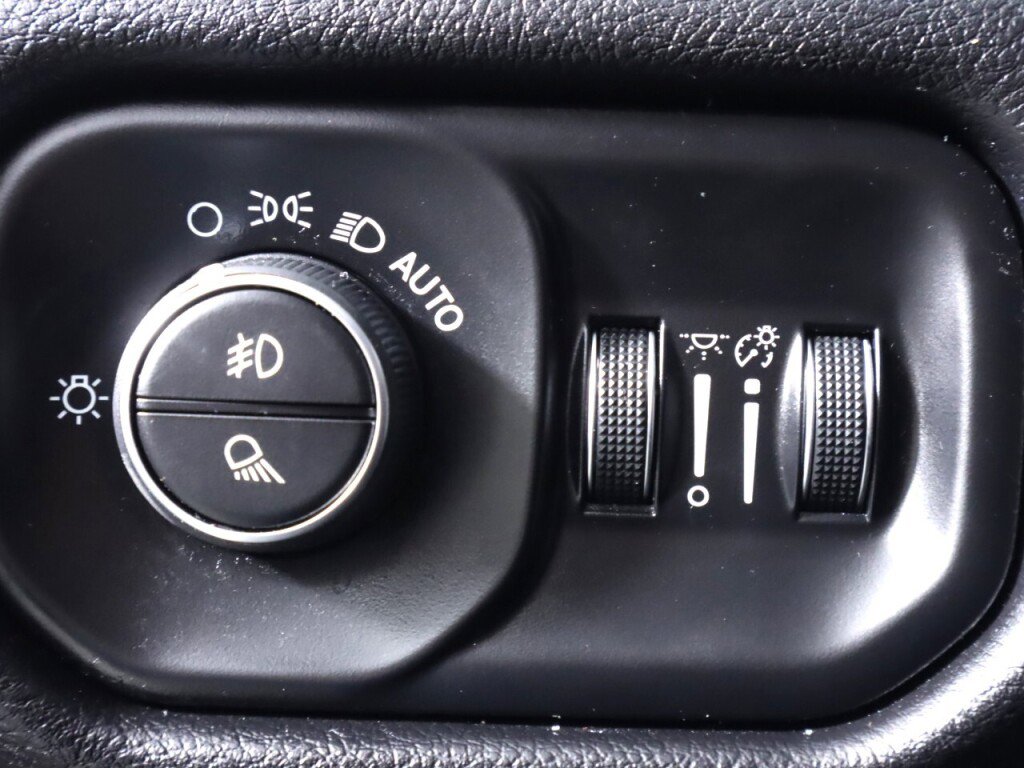 Used 2019 RAM 1500 Rebel image 10