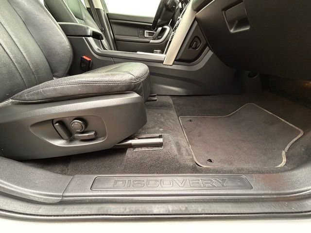 Used 2018 Land Rover Discovery Sport HSE image 38
