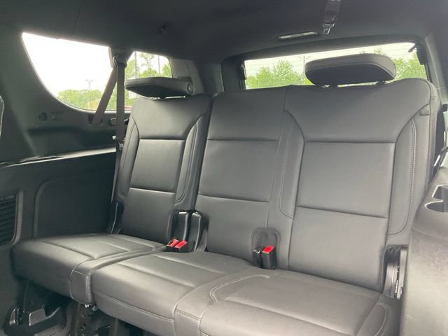 Used 2026 Chevrolet Suburban LT w/ Comfort Package AWD/4WD image 9