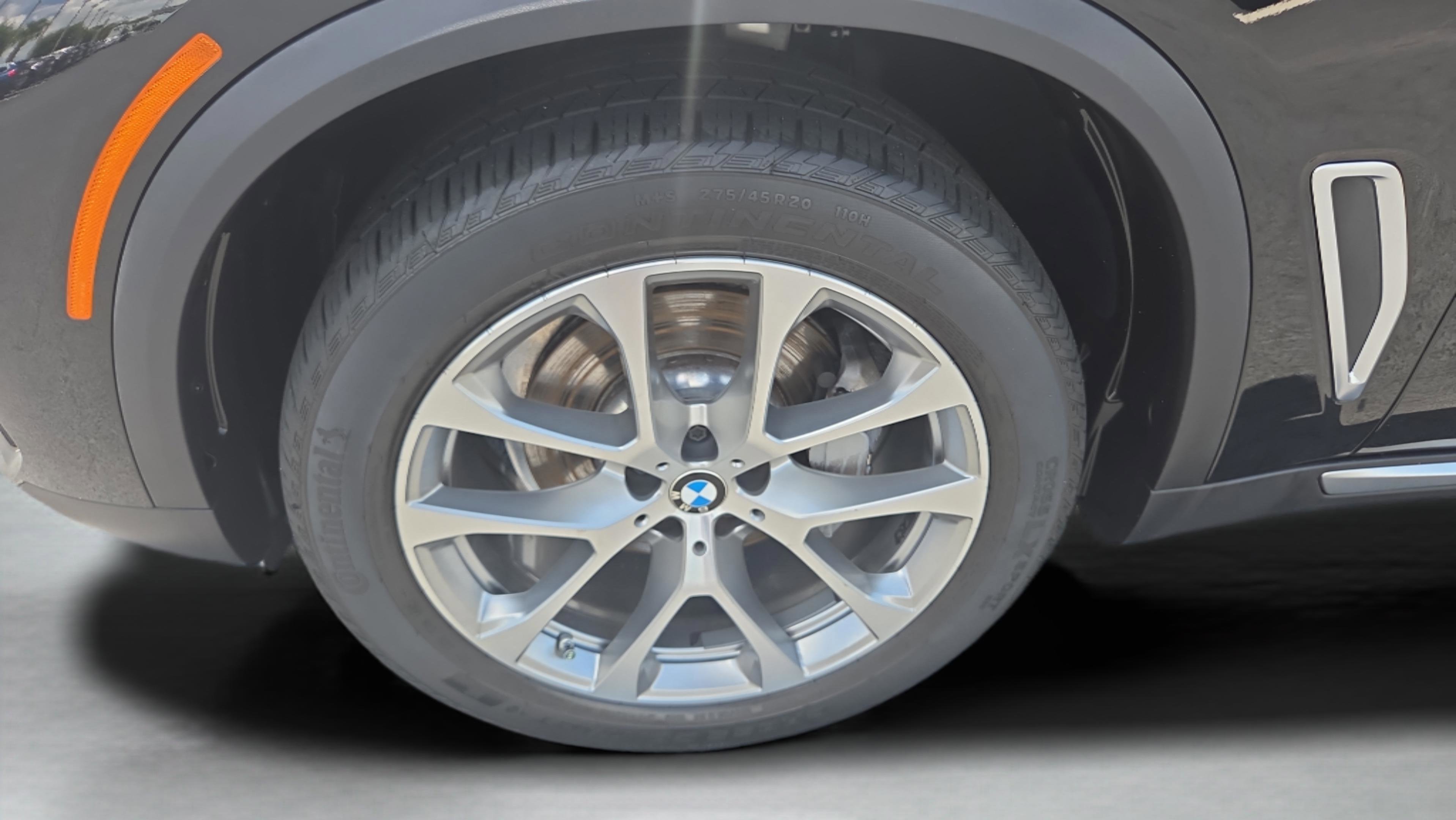 Used 2022 BMW X5 xDrive40i w/ Premium Package AWD/4WD image 39