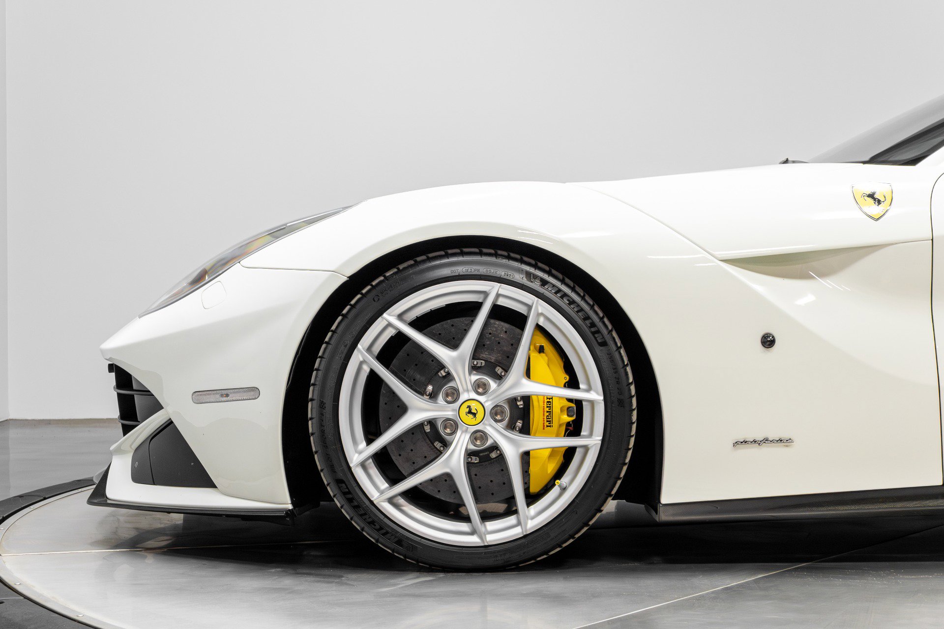 Used 2015 Ferrari F12 Berlinetta image 25