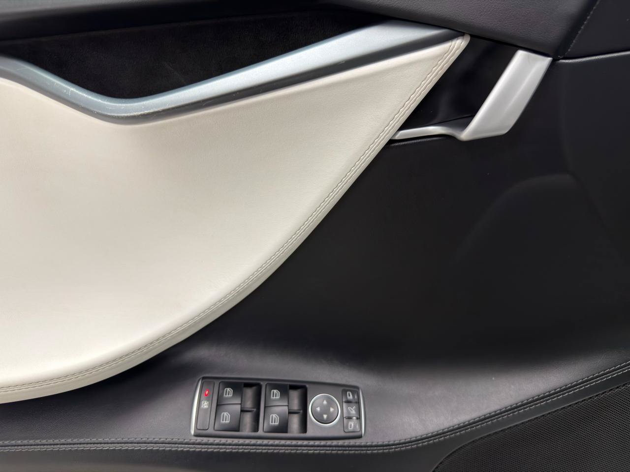 Used 2020 Tesla Model S AWD image 15