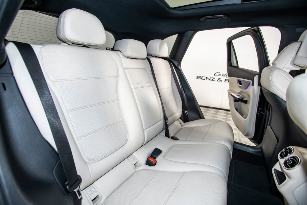 Used 2024 Mercedes-Benz GLC 300 4MATIC image 15