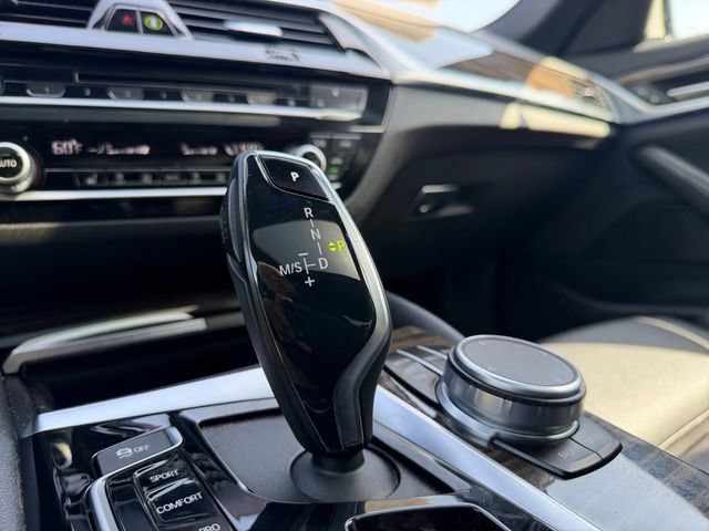 Used 2019 BMW 530e xDrive AWD/4WD image 25
