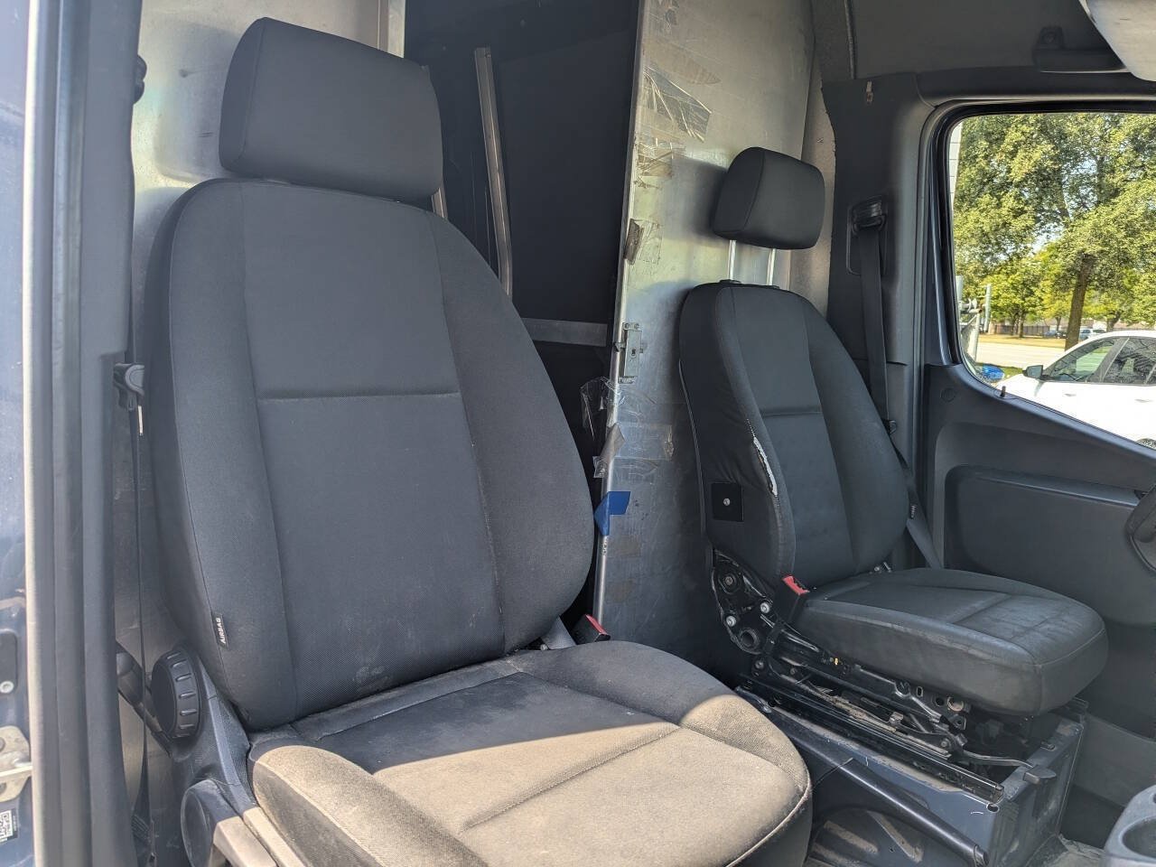 Used 2019 Mercedes-Benz Sprinter 144 image 11