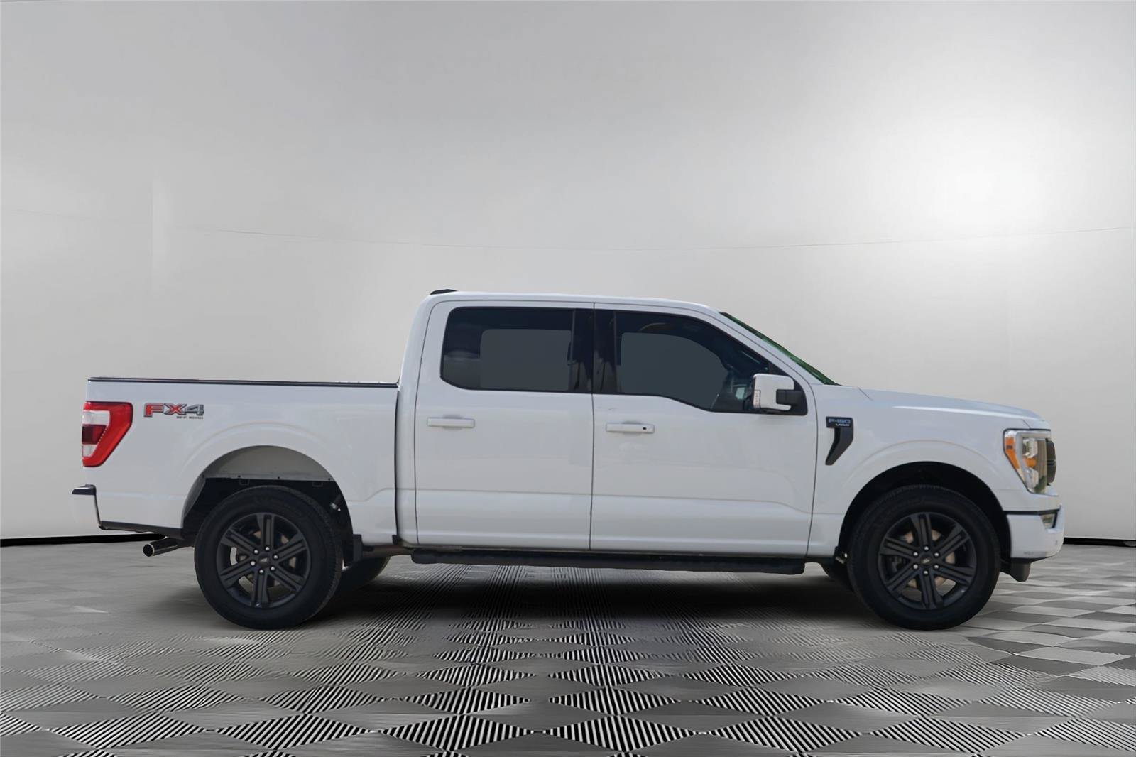 Used 2023 Ford F150 Lariat AWD/4WD image 4