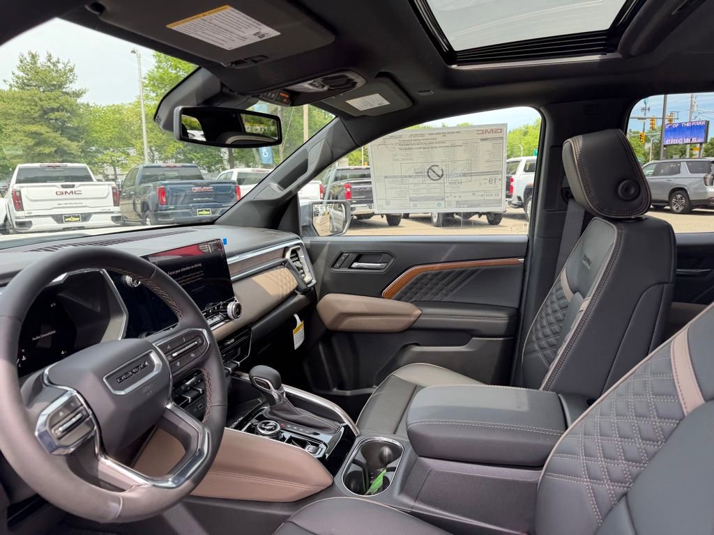 New 2026 GMC Canyon Denali w/ LPO, Black Badging Package AWD/4WD image 15