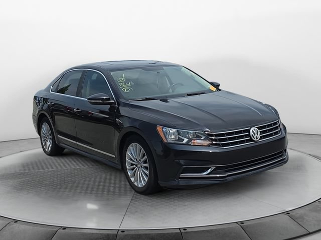 Used 2017 Volkswagen Passat 1.8T SE FWD image 7