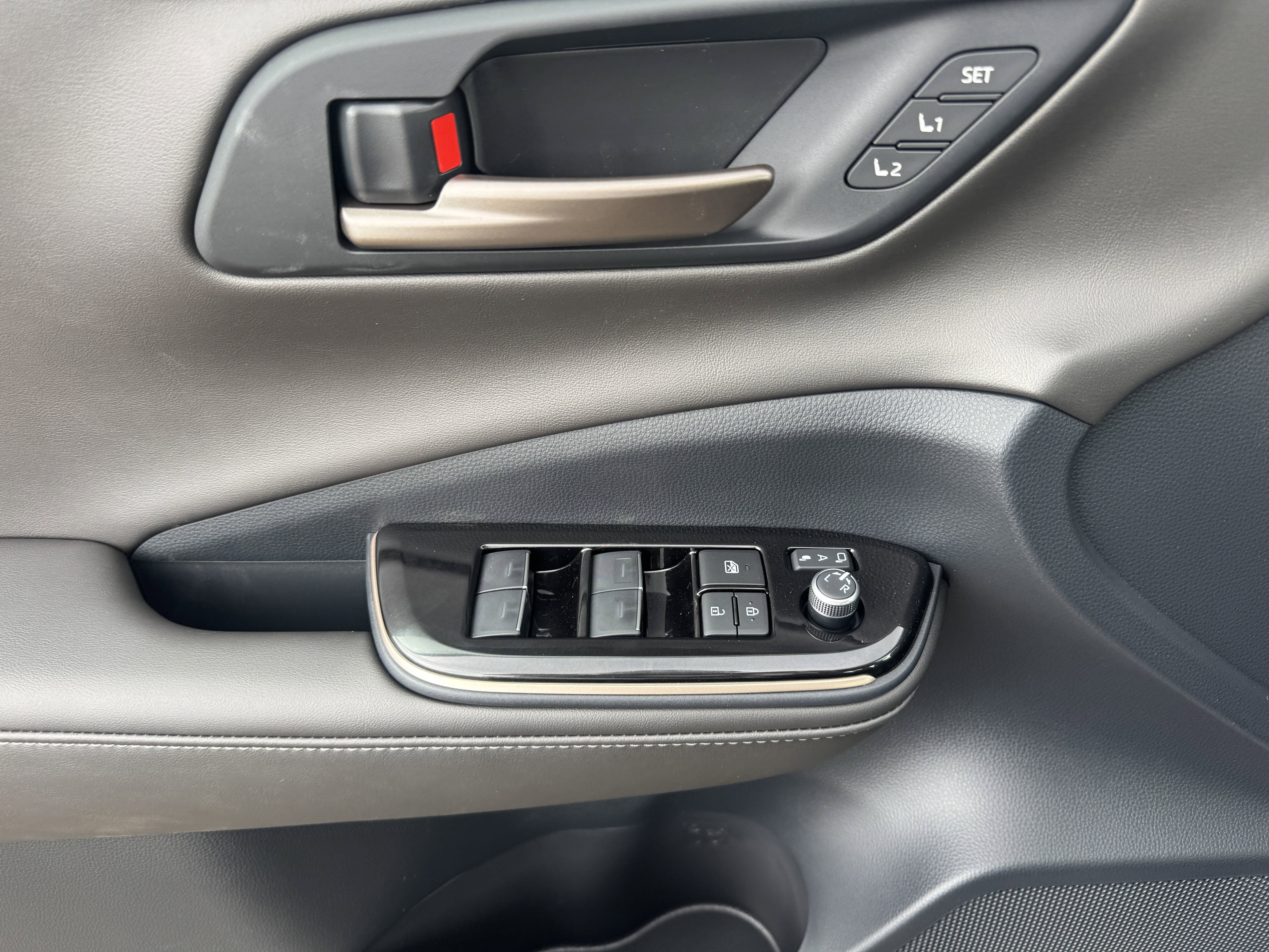 New 2026 Toyota Crown Nightshade image 9