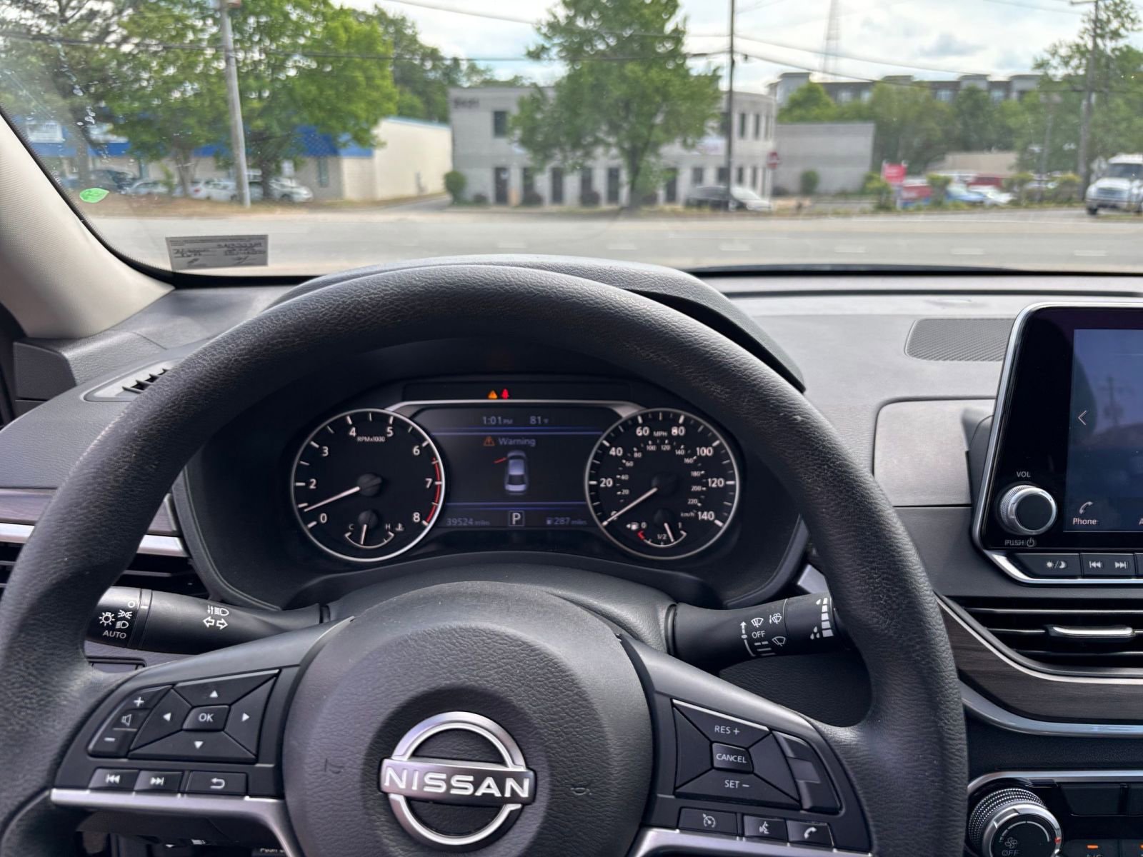 Used 2025 Nissan Altima 2.5 SV FWD image 34