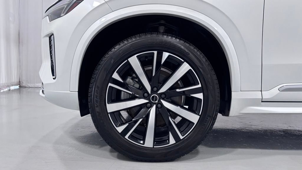 Certified 2025 Volvo XC90 B5 Core w/ Protection Package AWD/4WD image 30