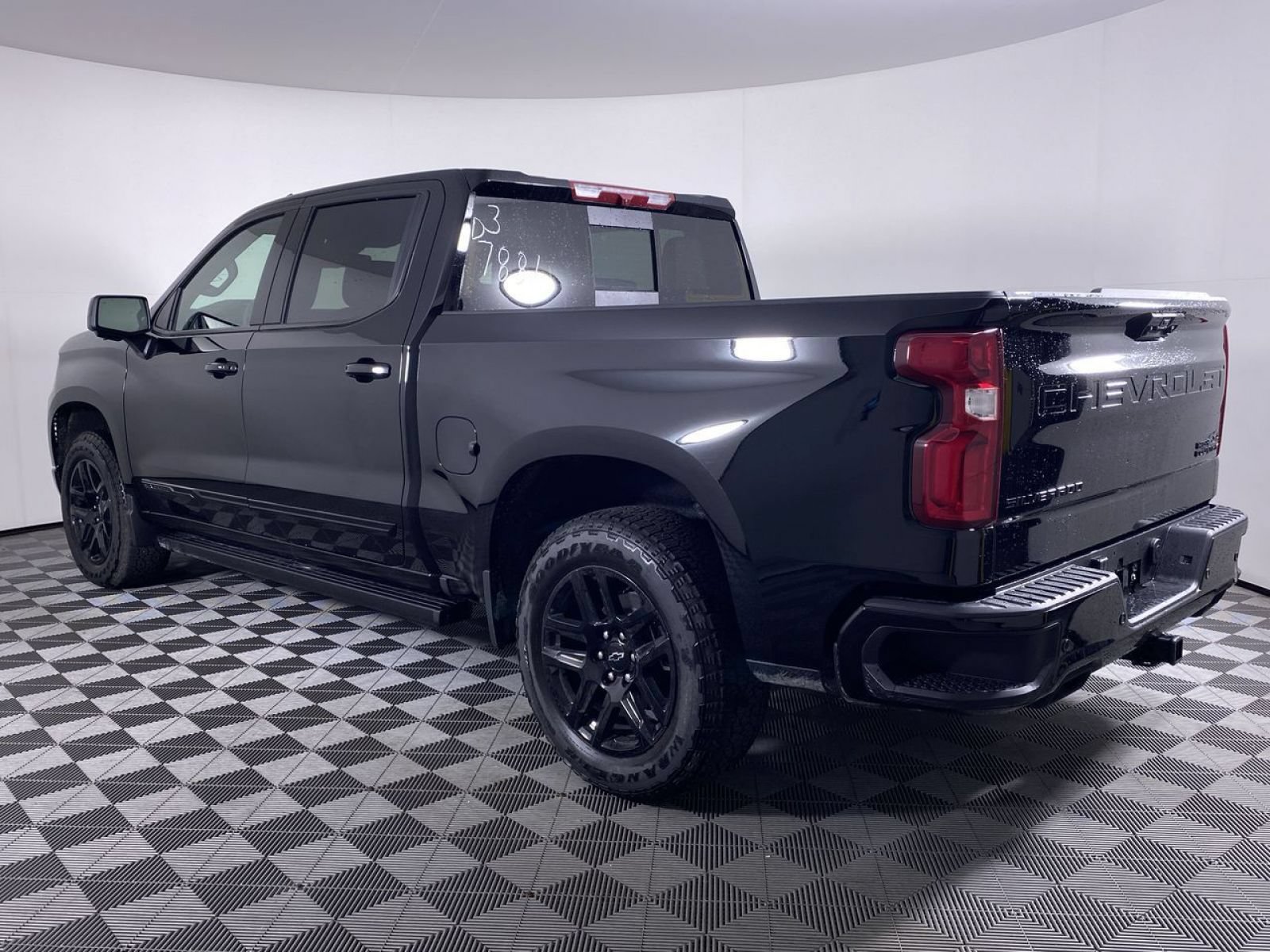 New 2026 Chevrolet Silverado 1500 High Country w/ Midnight Edition AWD/4WD image 19