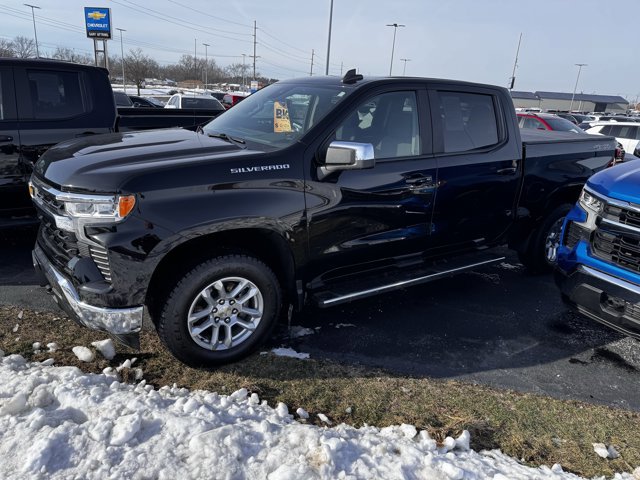 Used 2022 Chevrolet Silverado 1500 LT image 4