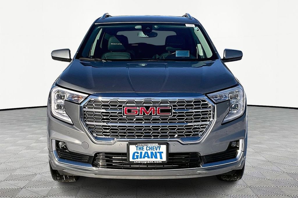 Used 2024 GMC Terrain Denali image 2